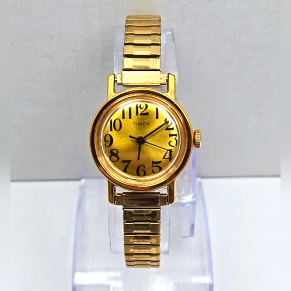 Womens Vintage Timex Petite Watch 25mm Gold Tone Retro Dial Manual Wind Runs - Picture 1 of 11